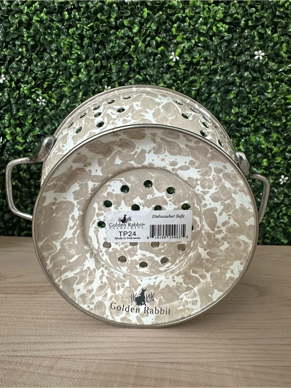 Golden Rabbit Enamelware Petite Colander 1 Quart